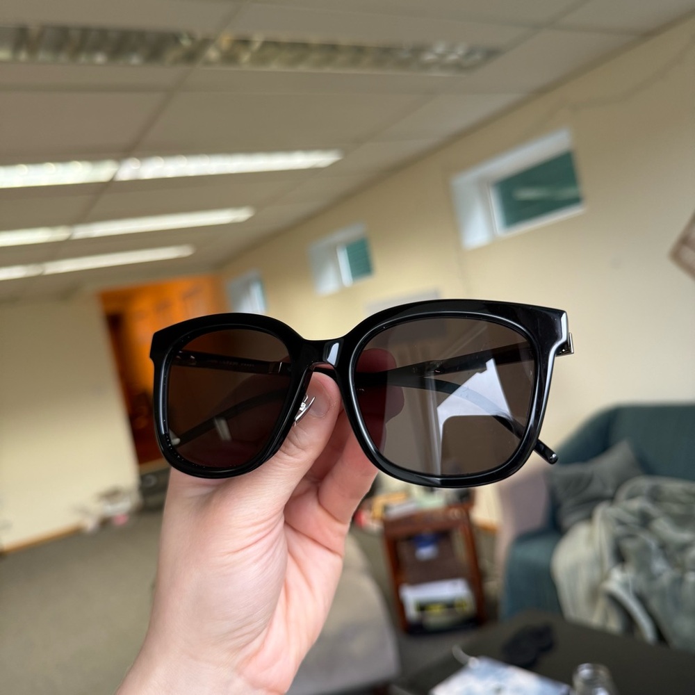 YSL Sunnies - Picture 4 of 11